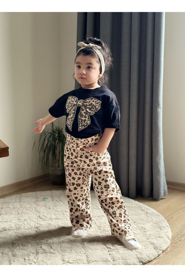 Leoparlı Gabardin Pantolon’lu 2’li Kiz Çocuk Takim Kurdele Baskılı